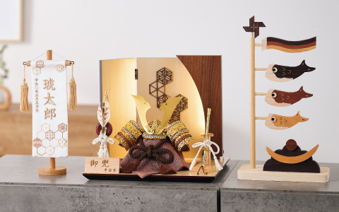 兜平飾り 飾り場所や収納スペースにも悩まない、コンパクトスタイル。